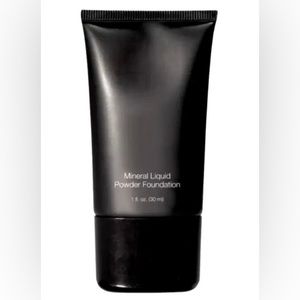 VANILLA CREME MINERAL LIQUID POWDER FOUNDATION SPF 15 FROM MUA COUNTER!!!